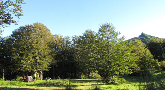 Notre aventurier installe son campement aux abords du Plomb du Cantal